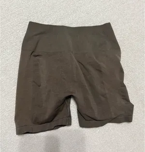 Alphalete Amplify Shorts thumbnail 2