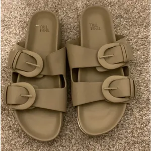 Time & Tru Double Buckle EVA Slide Sandals Taupe Women's Size 7 thumbnail 2