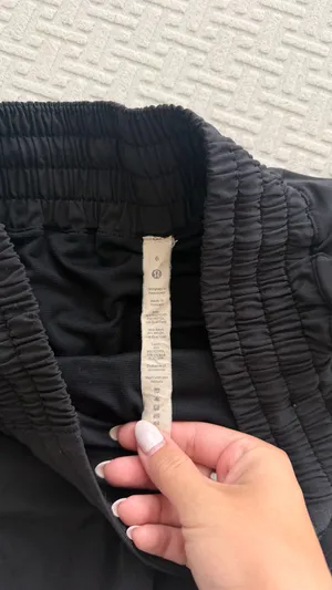 Lululemon Shorts Hotty Hot 2.5" thumbnail 3