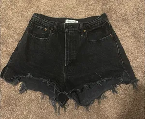 Abercrombie & Fitch The Mom Short-high rise thumbnail 1