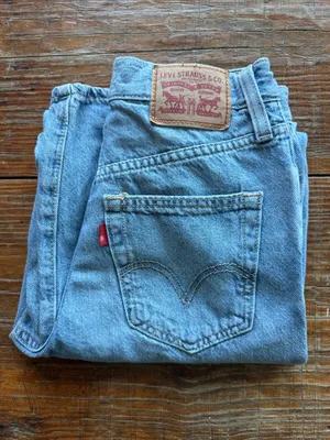 Levis High Waisted Straight Light Wash Jeans 29" Inseam Size 24 thumbnail 2