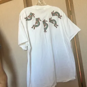 FINAL MARKDOWN Unisex White Kokopelli Graphic T-Shirt xl thumbnail 3