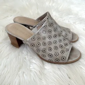 Jack Rogers Ronnie Perforated Peep-toe Sandals Sz 8.5 thumbnail 2