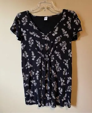 Old Navy Maternity Top Black & White thumbnail 1