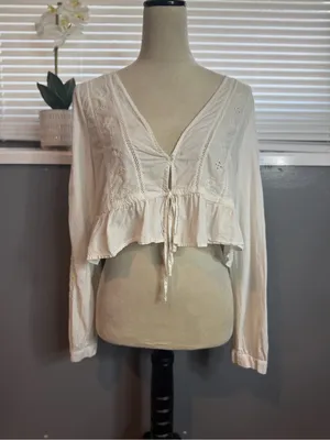Zara White Embroidered Cotton Crop Blouse Size M Boho Peasant Tie Front thumbnail 3