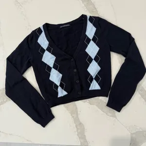 Brandy Melville Argyle Cropped ButtonFront Cardigan Sweater VNeck Womens OS Blue thumbnail 2