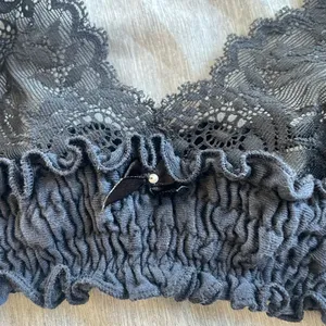 Victoria's Secret Black Lace Unlined Wire-Free Bralette Medium Vintage Y2K FLAW thumbnail 3