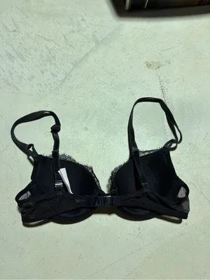 Victoria’s secret Black Lace lined Demi bra 32B thumbnail 4