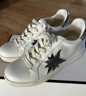 White House Black Market Kicks Star Sneakers size 7 thumbnail 1