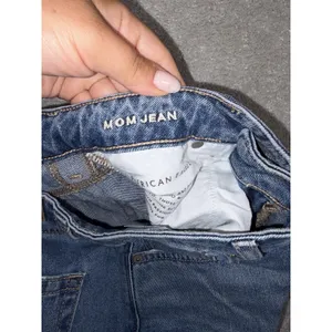 American Eagle‎ Outfitters Mom Jeans Light Wash Distressed Ripped Size 2 thumbnail 5