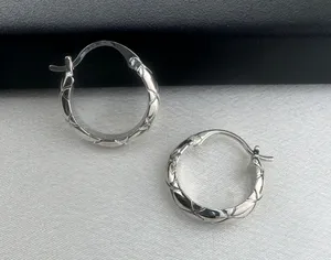Polished Metal Texture Silver Hoop Earrings for Women thumbnail 2
