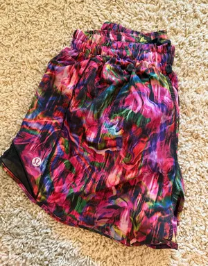 Lululemon Hotty Hot 4" Tall thumbnail 1