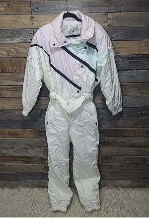 Profile Women’s pink and white ski suit thumbnail 1