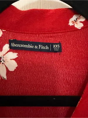 Abercrombie & Fitch Red Floral Wrap Top Size XXS thumbnail 3