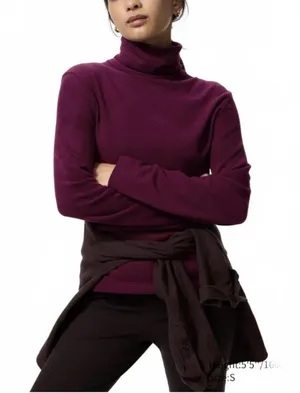 Uniqlo Heattech Fleece Turtleneck Medium Burgundy thumbnail 1