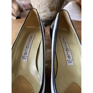 Vintage Monique Women’s Black/White Genuine Leather Hills Pumps Size 7M thumbnail 8