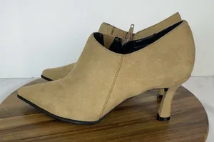 Chinese Laundry Boots Womens 7.5 Heels Bootie Suede Tan thumbnail 1