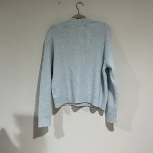 Woman’s H & M Medium Blue Pullover Chunky Long Sleeve Sweater thumbnail 2