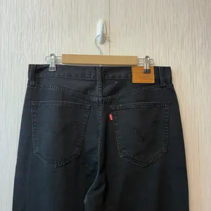 Levi's HIGH LOOSE FLARE Black Denim Wide Leg‎ Jeans Size 32 thumbnail 5