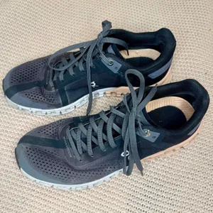 On Cloud Cloudflow Running Shoes in Rock/Rose Colorway Size 7.5 Gently Used! thumbnail 2