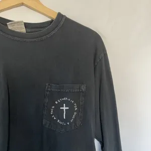 Comfort Colors Long‎ Sleeve T-Shirt With Esther 4:14 Graphic In Charcoal women's thumbnail 2