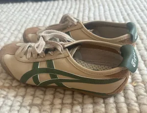 ASICS Onitsuka Tiger Sneakers Size 7 thumbnail 1