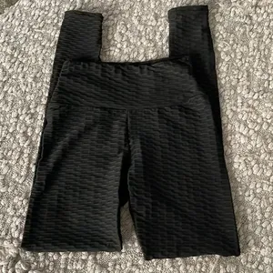BUZZ textured‎ leggings. Black. Size Small Black thumbnail 1