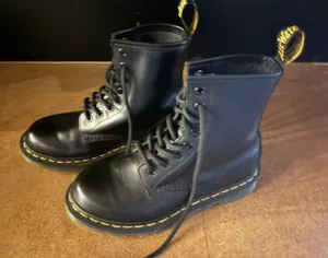 , 1460 Women’s Smooth Leather Lace Up Boots thumbnail 2