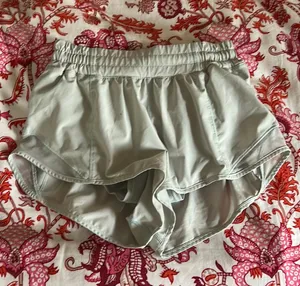 Lululemon Hotty Hot 2.5" thumbnail 1
