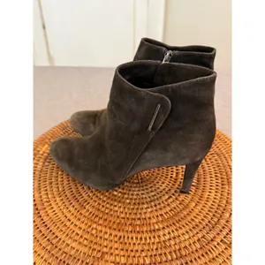 Vince Camuto Womens Dark Olive‎ Green Suede Stiletto Ankle Booties Pointed Toe thumbnail 3