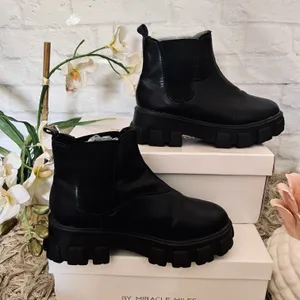 Boutique Lug Sole Boots thumbnail 7