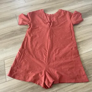 Amazon‎ Coral Short Sleeve Knit Romper V-Neck with Pockets Size Small thumbnail 4