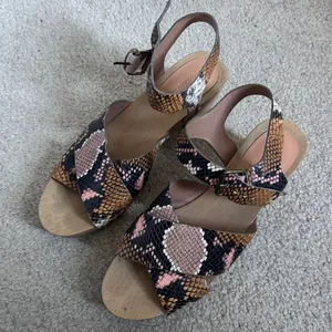 Madewell Johanna Snake Clog Sandals Size 7 Heels thumbnail 2