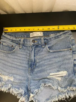 Abercrombie Women's Shorts Size 27 Boyfriend Short thumbnail 5