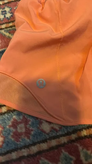 Lululemon Hotty Hot Shorts 2.5" Low-Rise thumbnail 3