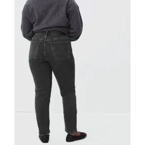 Everlane The Curvy Cheeky Straight Jean Stretch Washed Black Size 34 thumbnail 4