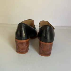 42 Gold Women’s Size 6 Black Leather Loafer Pumps Block Heel Slip On Shoes thumbnail 6