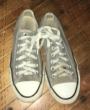 Converse gray size 7 low top sneakers thumbnail 1