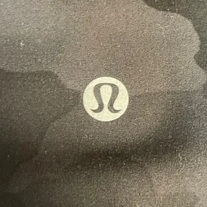 Lululemon Align Women's Camouflage Skinny Yoga Gym Athletic Activewear Shorts S thumbnail 4