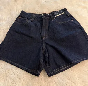 Abercrombie &Fitch High Rise The Loose Shorts size 27 Dark Wash Denim brand new thumbnail 1