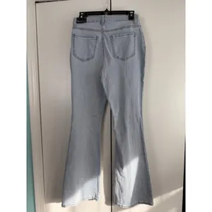 Express Flare Mid Rise Jeans Light Wash Distressed Rigid Front Stretch Back‎ 6 thumbnail 4