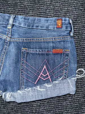 RARE VTG 7 For All Mankind Pink “A” Pocket Low Rise Denim Shorts Sz 30 Frayed thumbnail 3