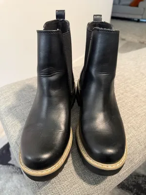 Universal Threads Slip On Chelsea Ankle Boots Black Lug Sole Comfort Size 6 NWOT thumbnail 1