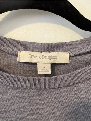 Favorite‎ Daughter Graphic Tshirt Small Gray thumbnail 4