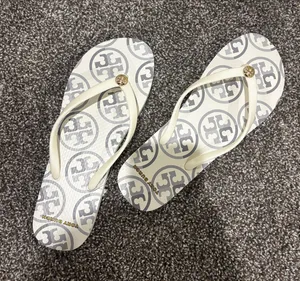 Brand new Tory Burch Flip Flops thumbnail 1