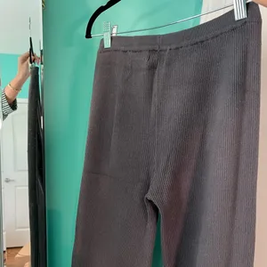 Meshki Ribbed Grey High Waisted Wide Leg Pant thumbnail 4