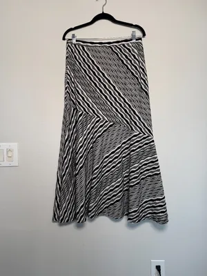 Black and White Abstract Patterned Long Maxi Skirt thumbnail 5