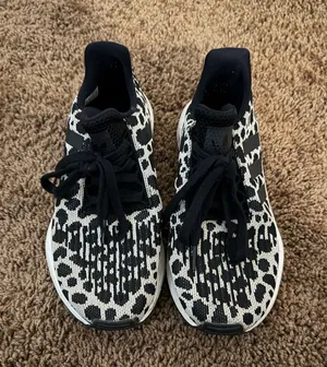 Adidas Shoes Tennis Women’s thumbnail 1
