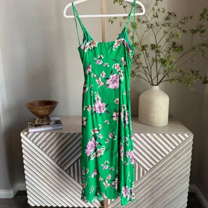 Sage The Label Greener Side Floral Wrap Midi Dress Green Small NWT thumbnail 6