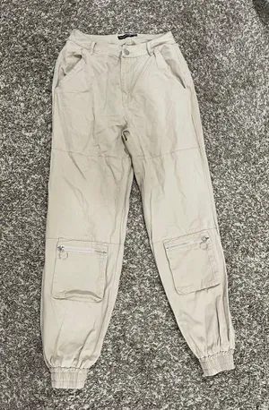 Pretty Little Thing High Rise Cargo Jeans With Flap Pockets / Cargo Pants size 8 thumbnail 5